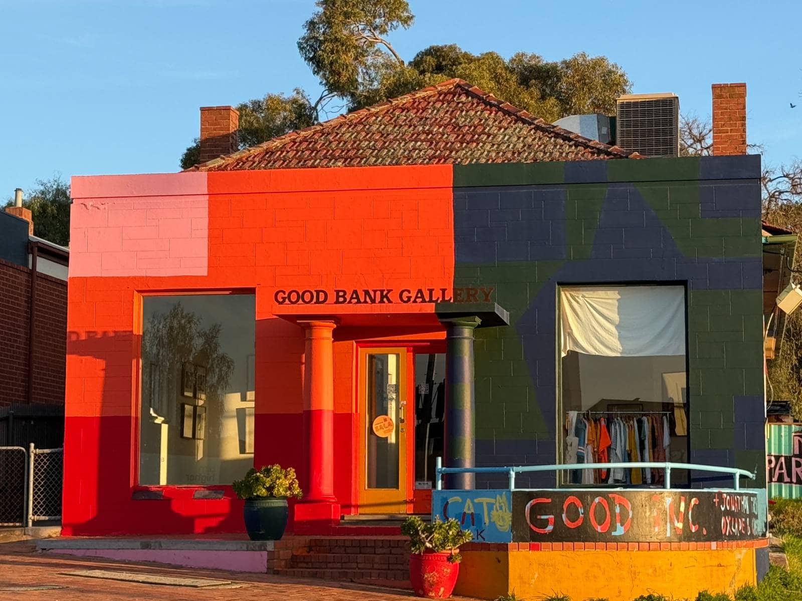Colourful building of Good Bank Gallery on Main Road, McLaren Vale